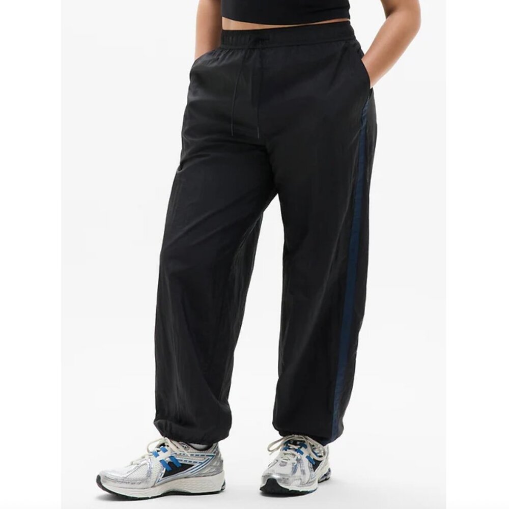 Med, Large, XL ATHLETA Daybreak Mid Rise Parachute Joggers Black Navy Stripe NWT